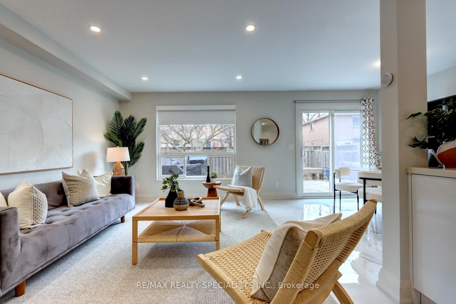 25 Rushmore Crescent photo 8
