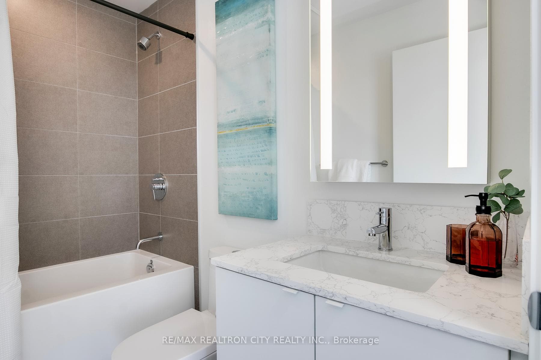 270 Dufferin Street Unit 808 photo 19