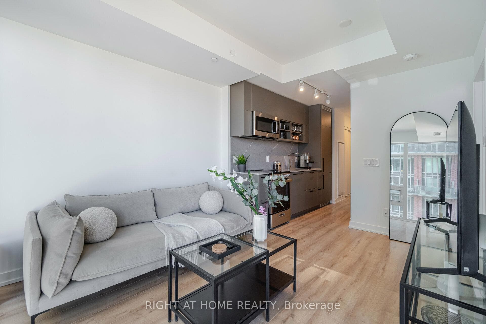 135 East Liberty Street Unit 1309 photo 10