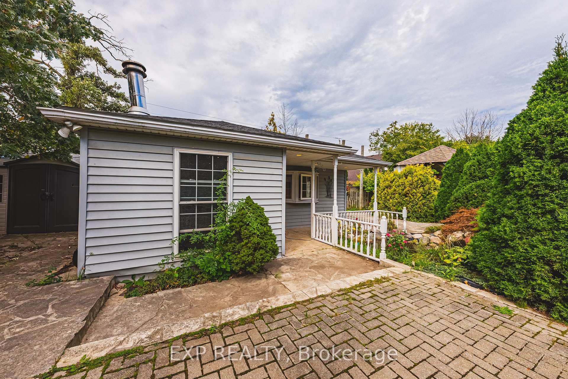 1164 Barton Street photo 42