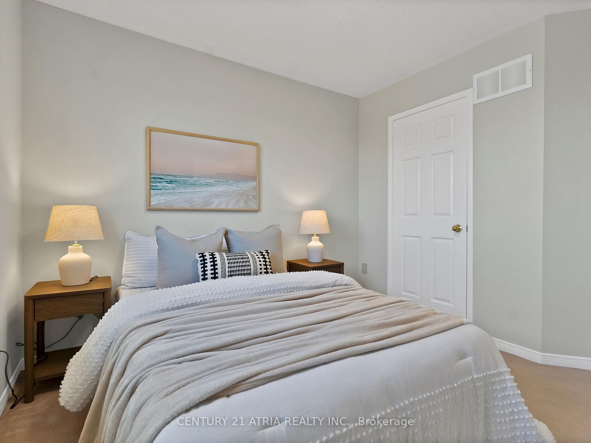143 Baywell Crescent photo 33