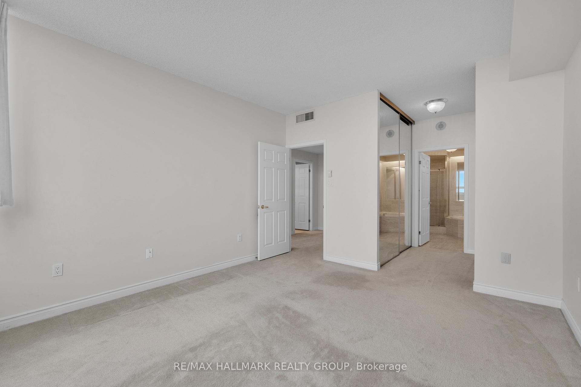 1480 Riverside Drive Unit 2204 photo 19