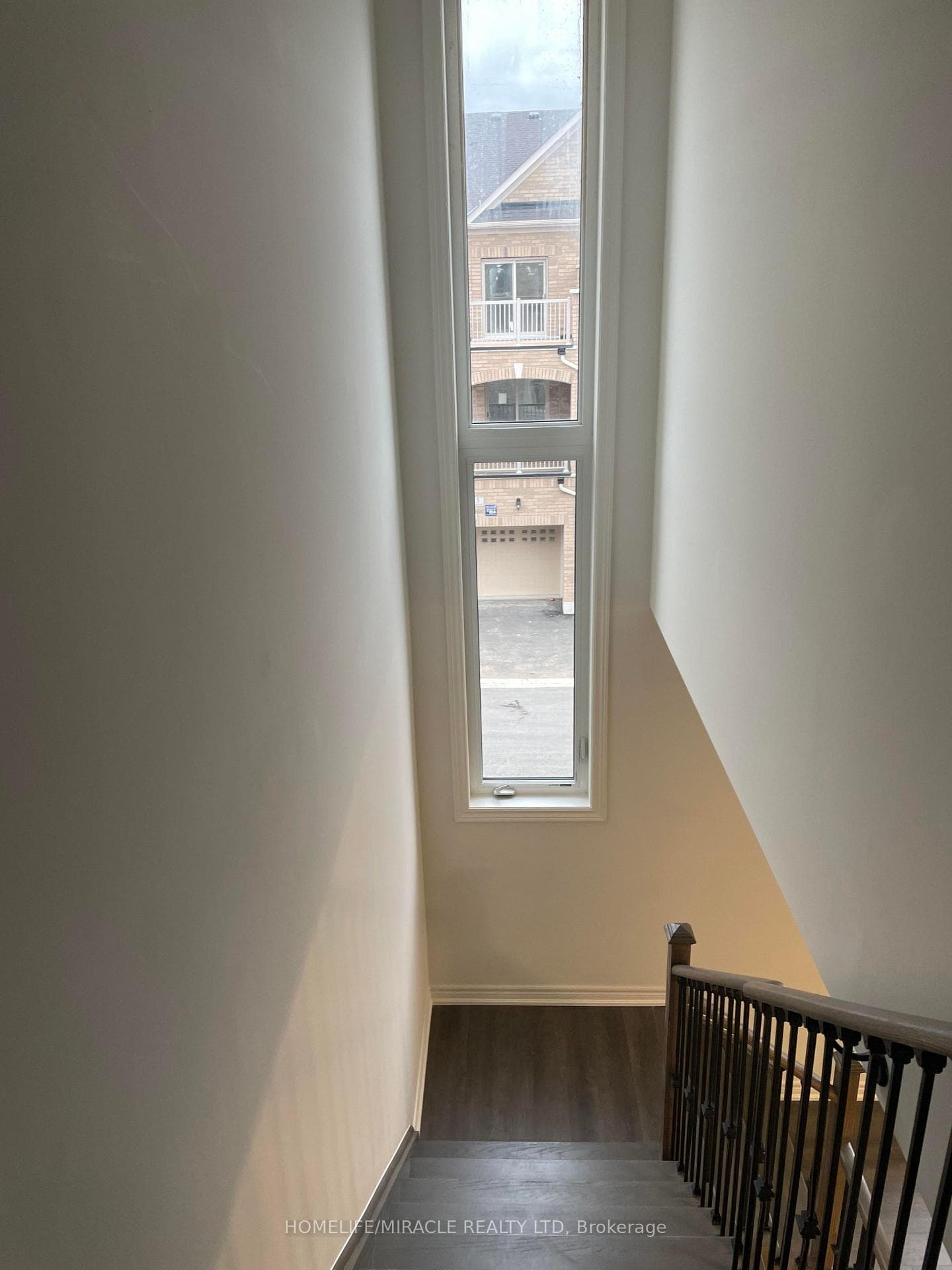 460 Silver Maple Road photo 14