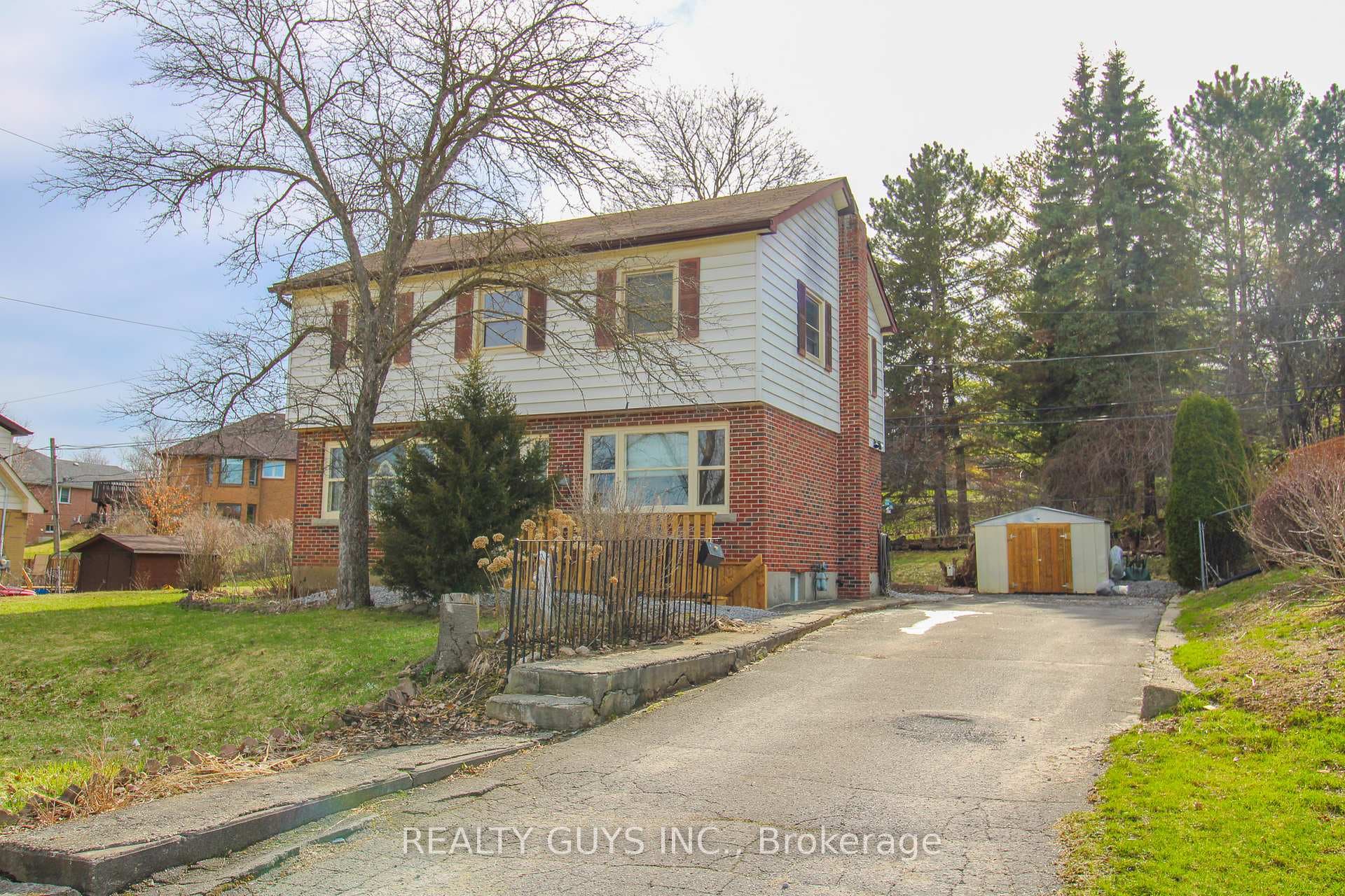71 Greenhill Drive photo 2