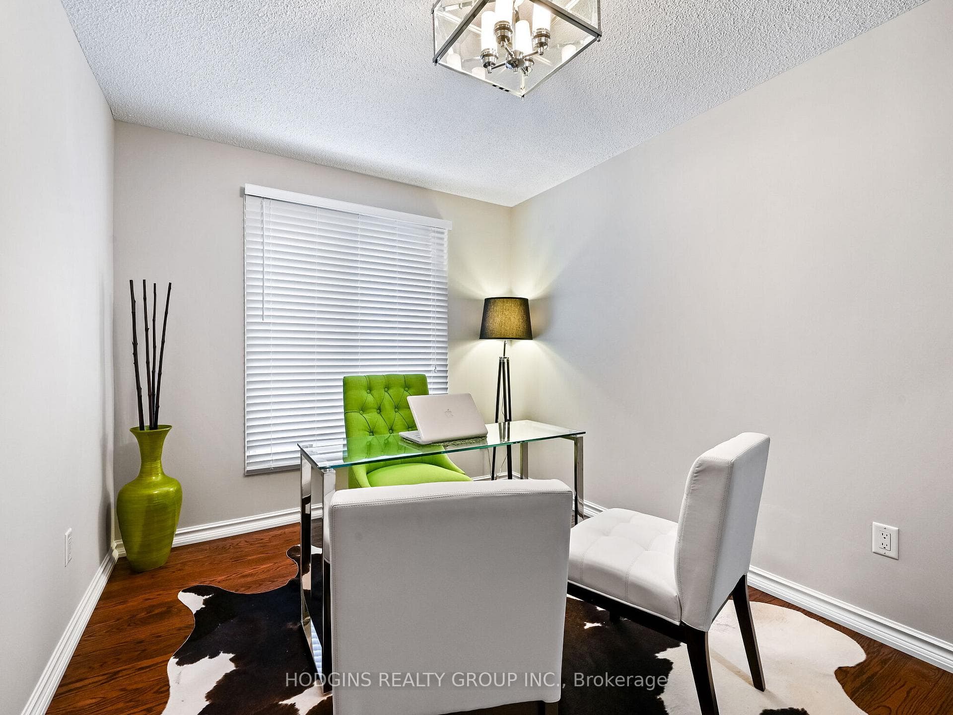 1534 Hollywell Avenue photo 13