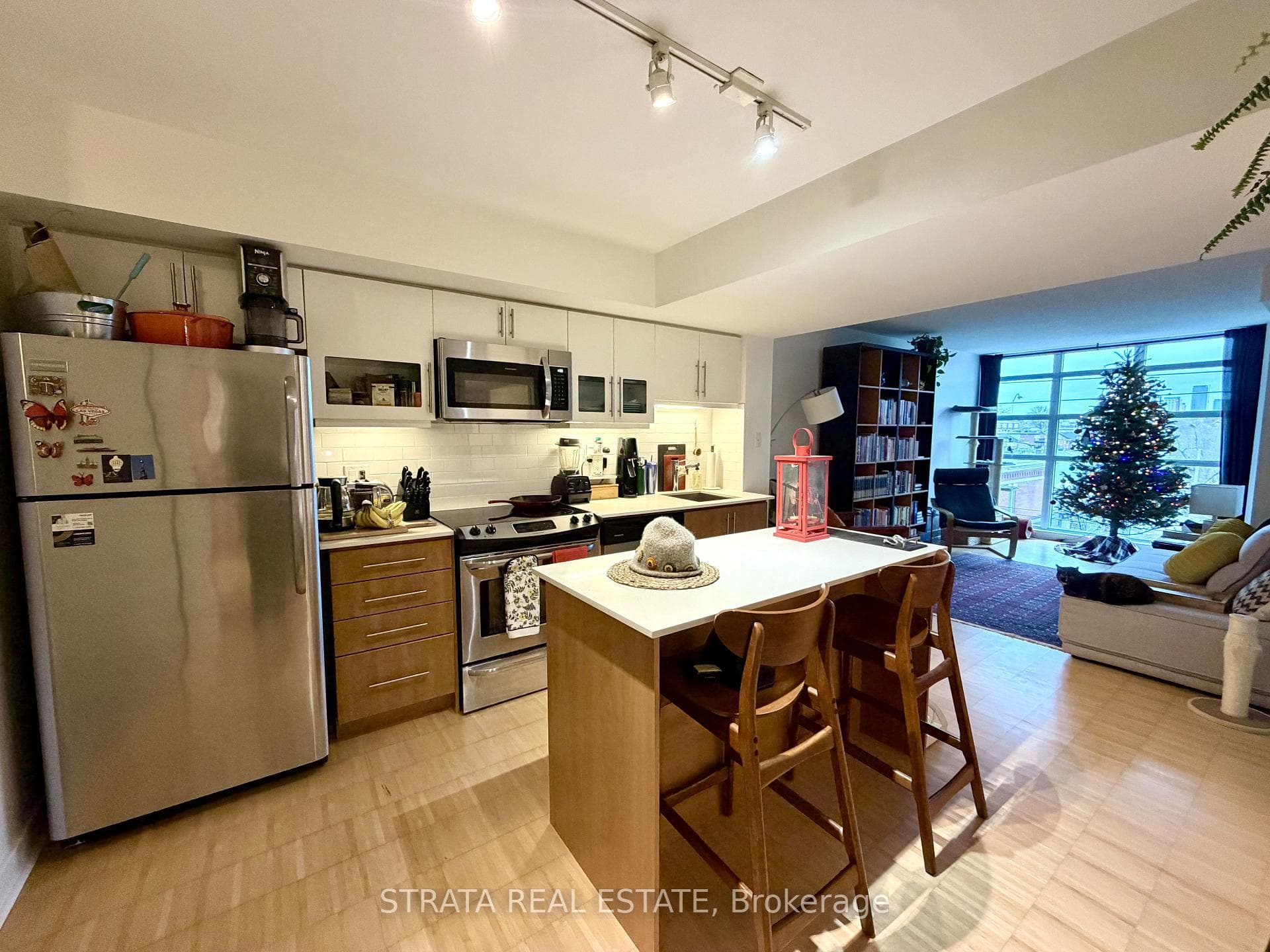 1169 Queen Street Unit 411 photo 4