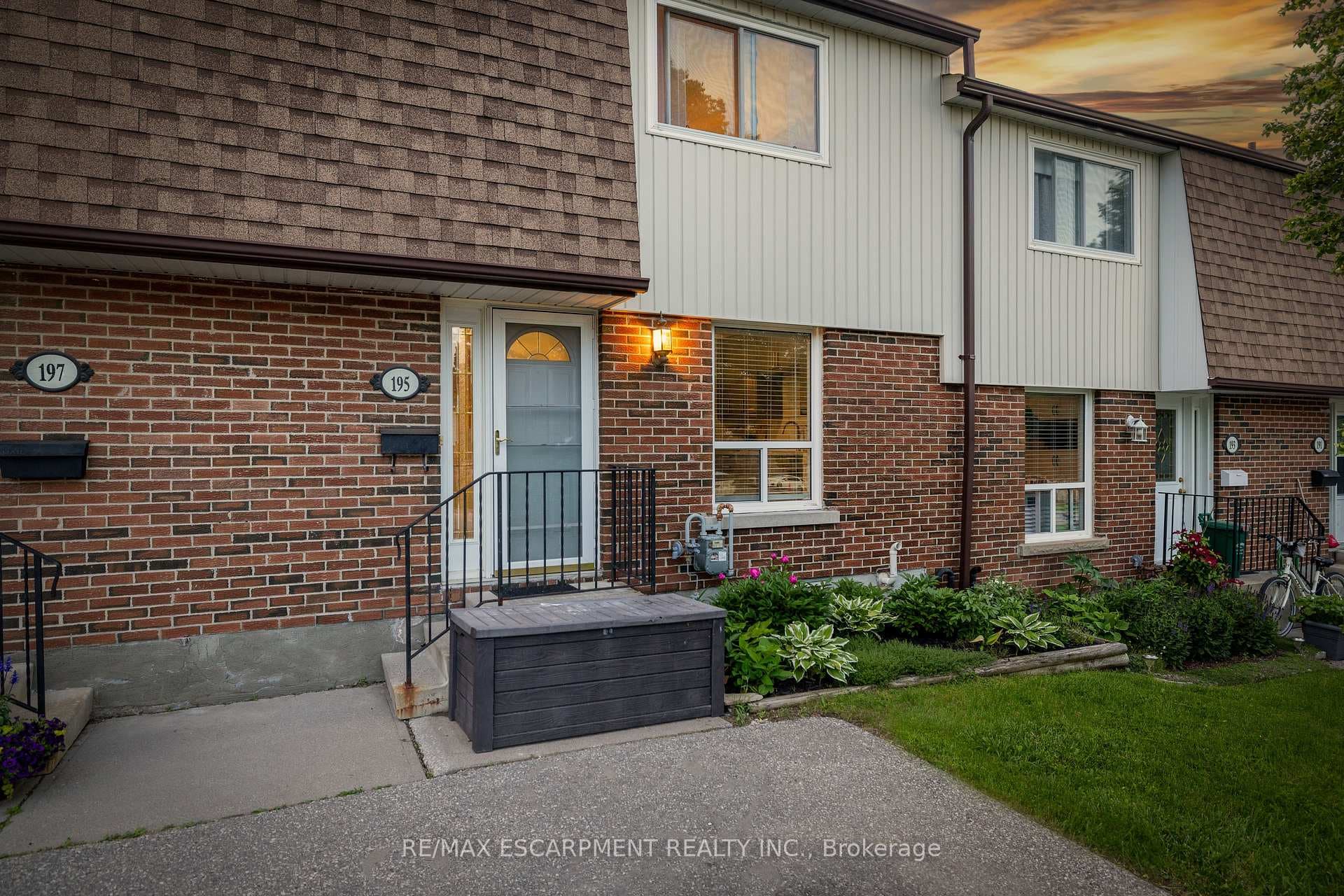 195 Kingham Road Unit 195 photo 4