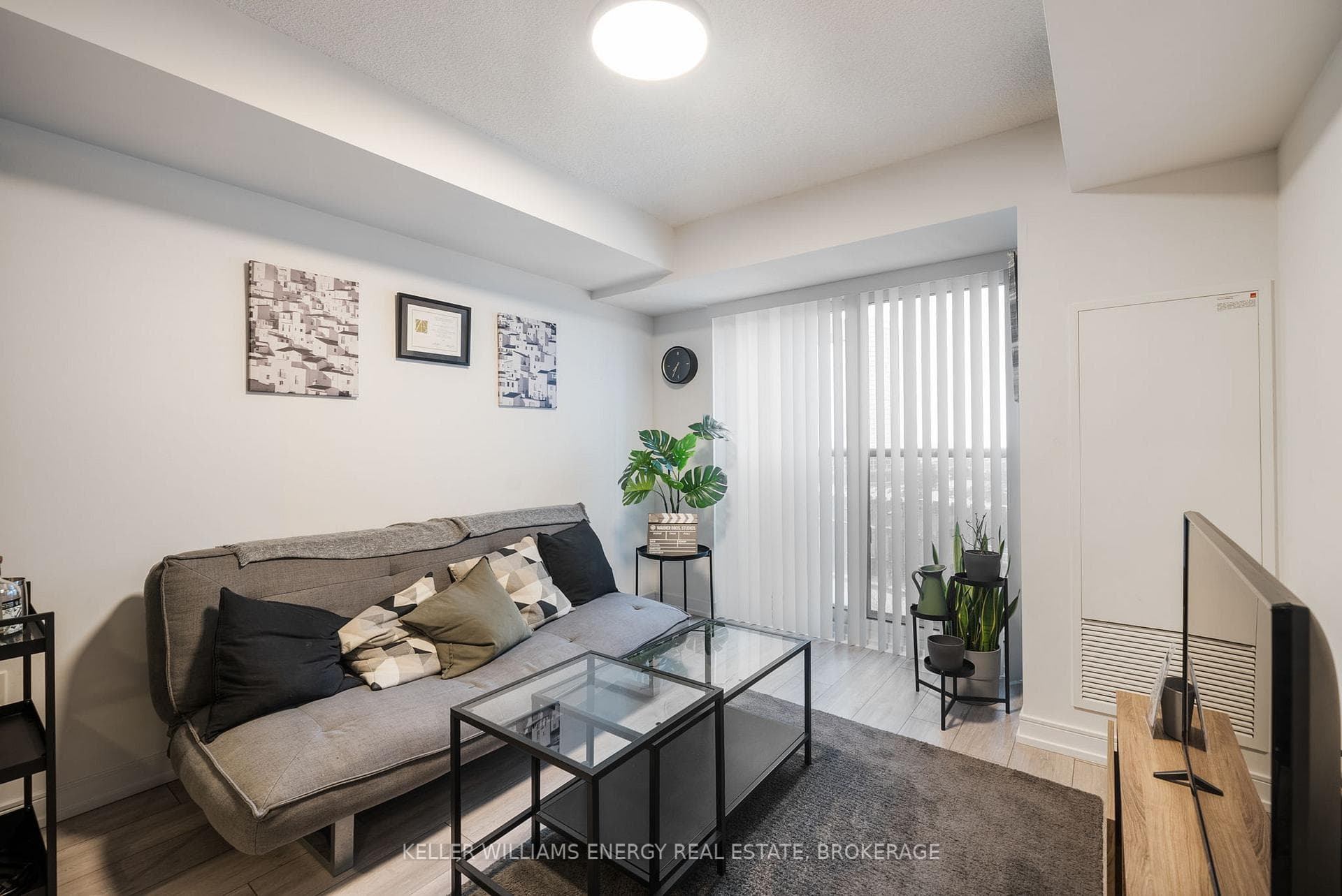 225 Village Green Square Unit 805 photo 9