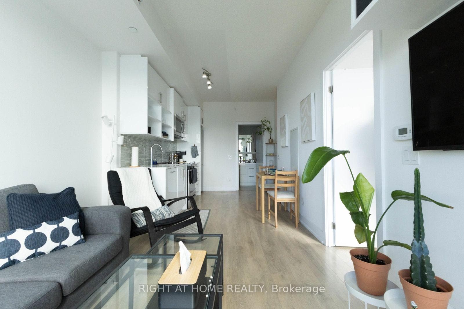 128 Fairview Mall Drive Unit 712 photo 25