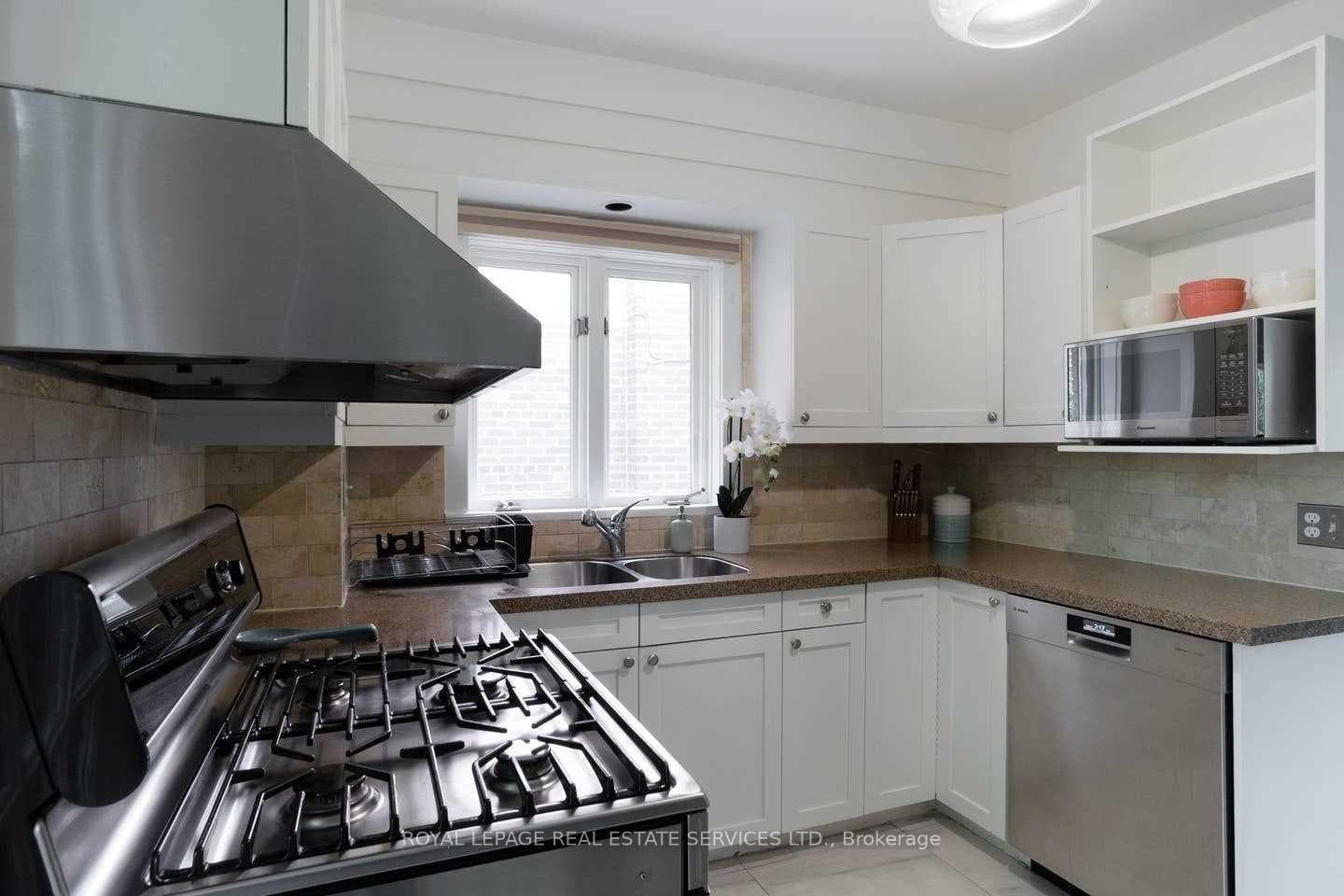 110 Manor Road photo 10