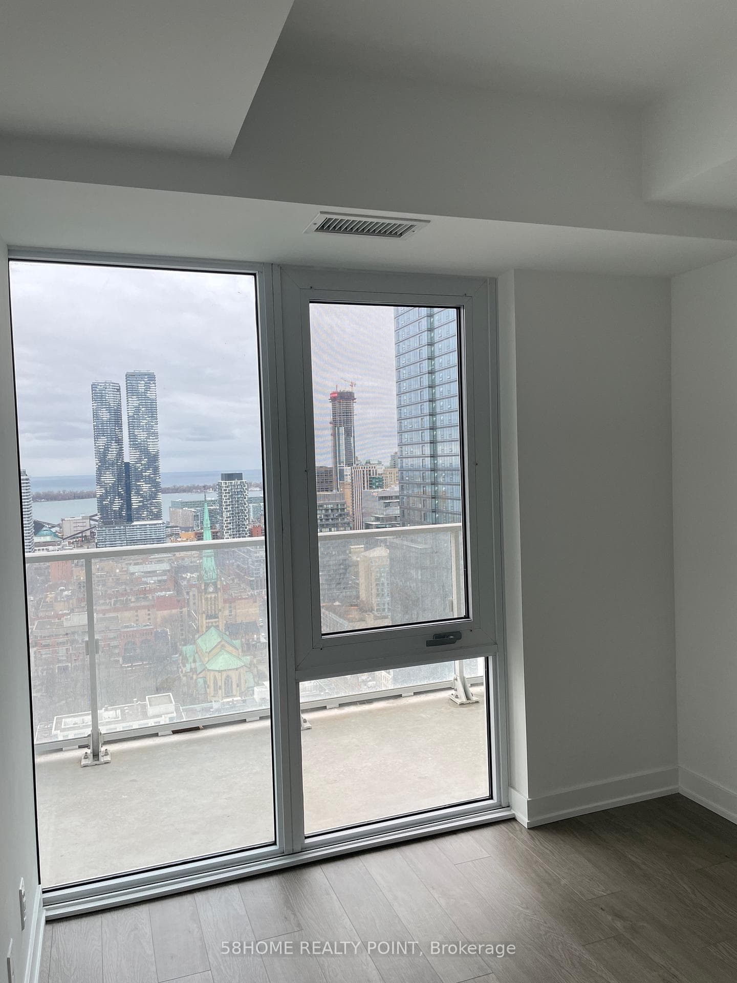 88 Queen Street Unit 3505 photo 8