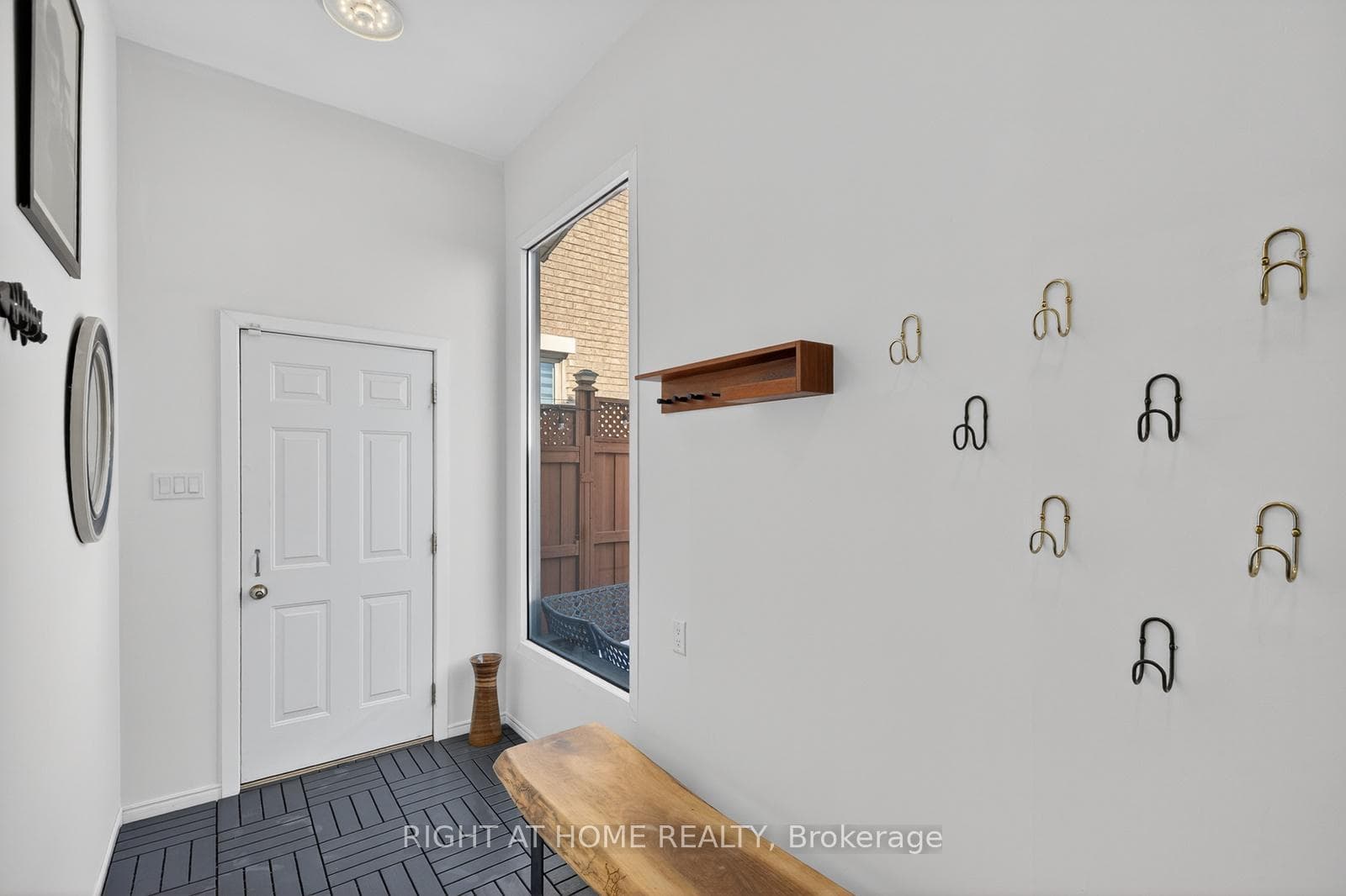 355 Caledonia Road photo 15