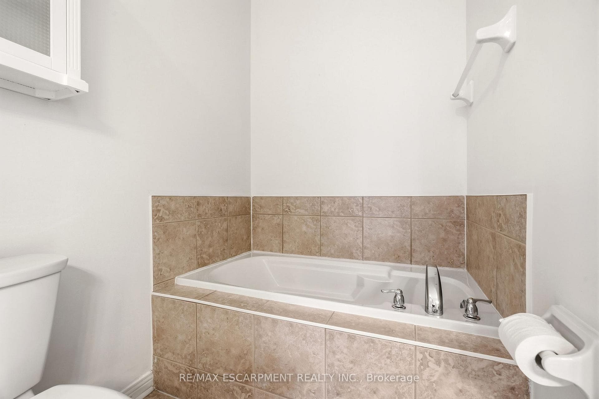 4400 MILLCROFT PARK Drive Unit 40 photo 28