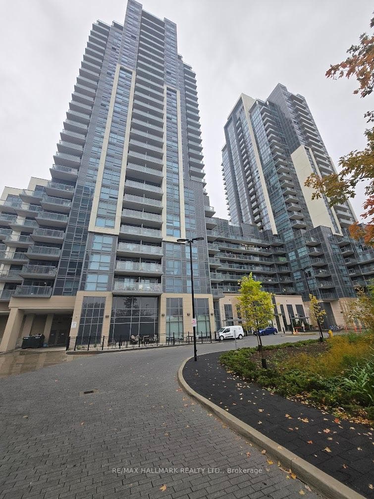 30 Meadowglen Place Unit 612 photo 1