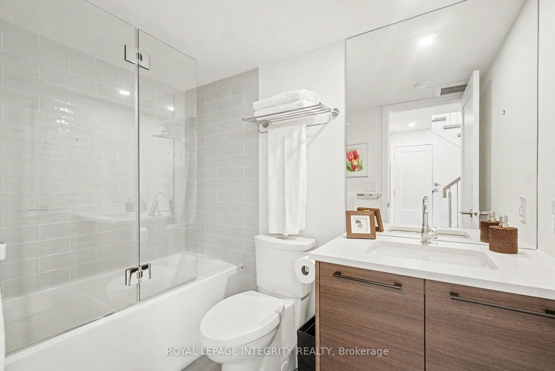 140 Clare Street photo 30