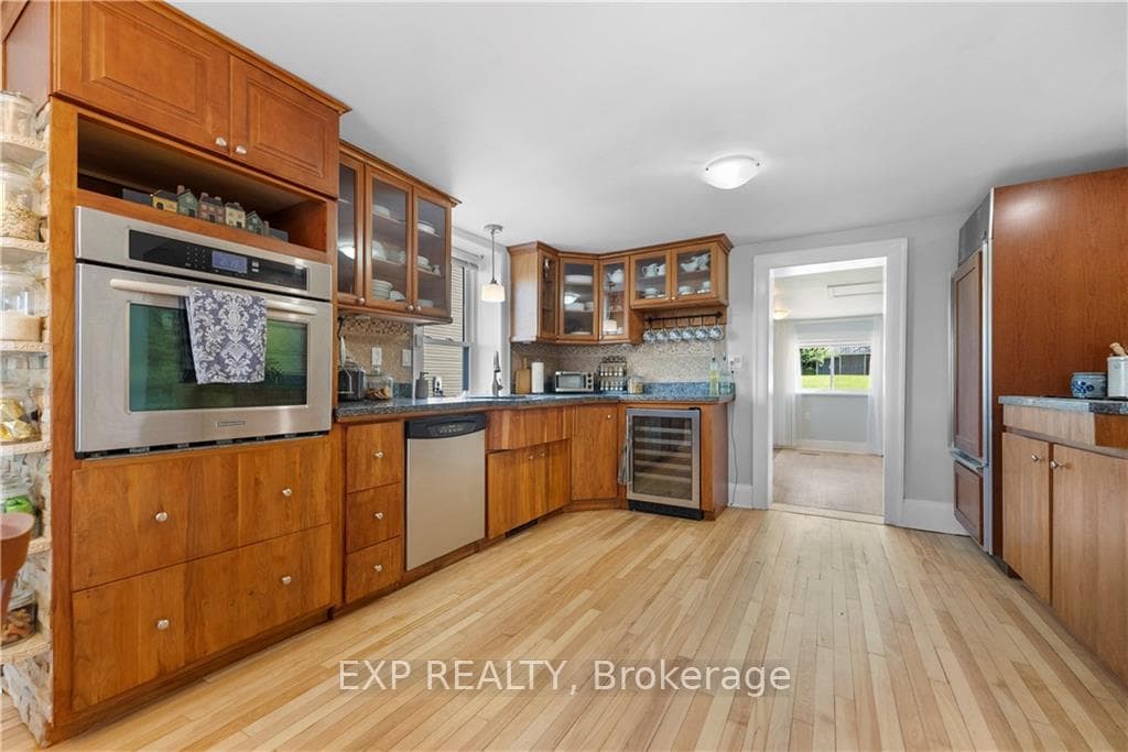 79 MUTUAL Avenue photo 9