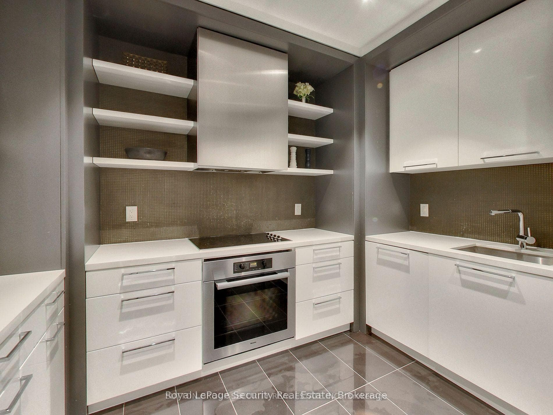 32 Davenport Road Unit 1605 photo 40
