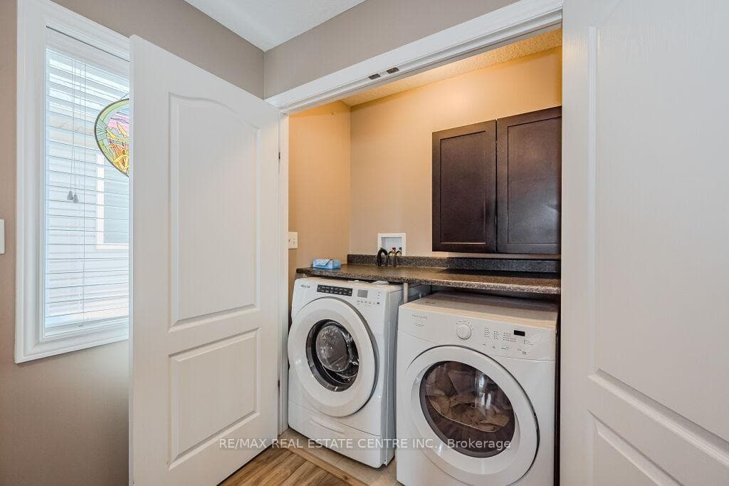 16 Couling Crescent photo 19