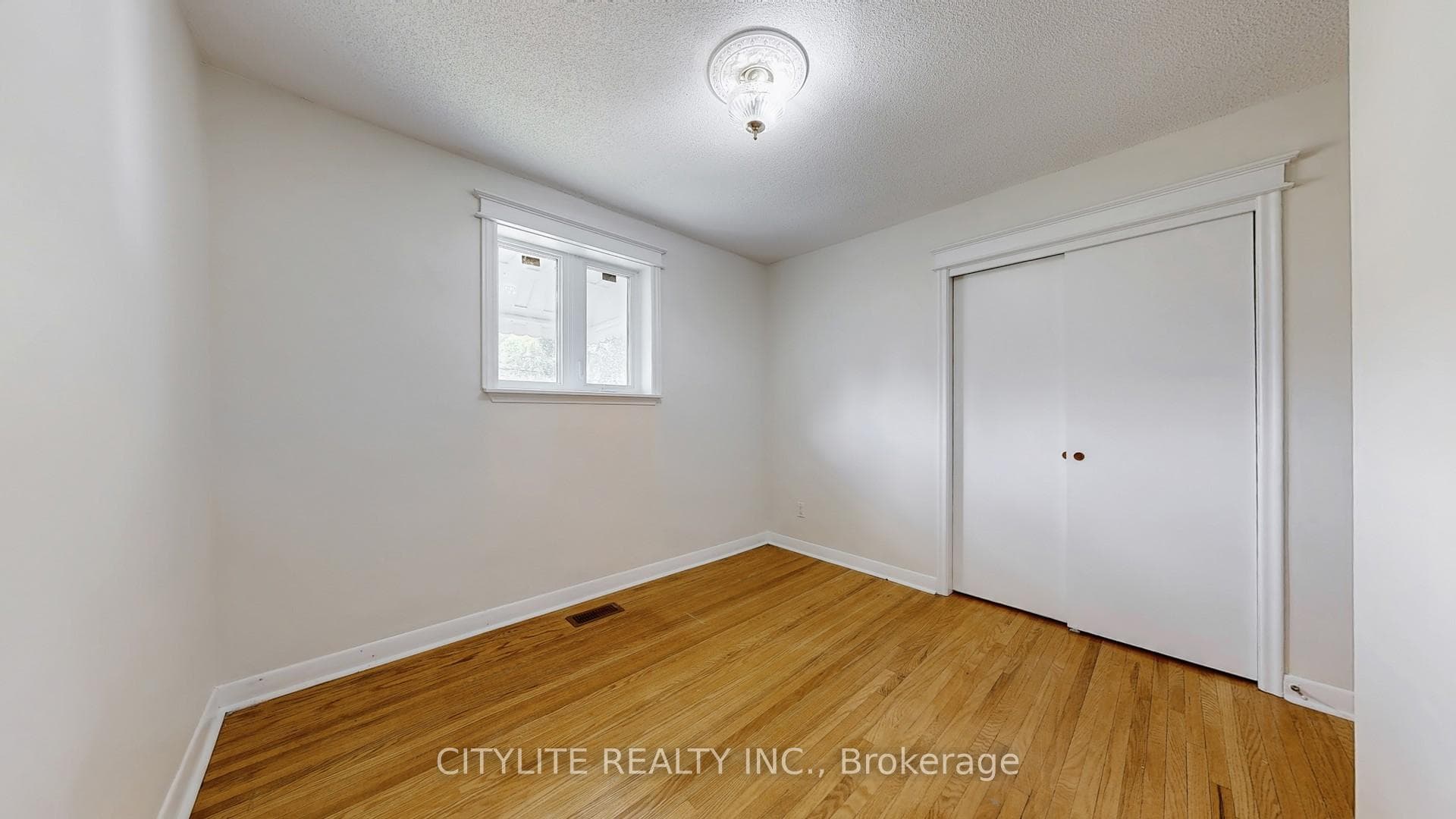 516 Monteith Avenue photo 20