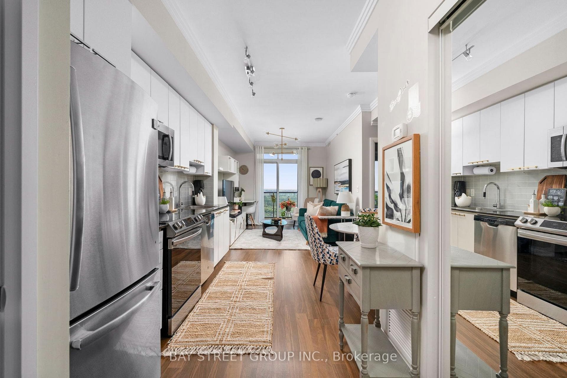7171 Yonge Street Unit 1905 photo 4