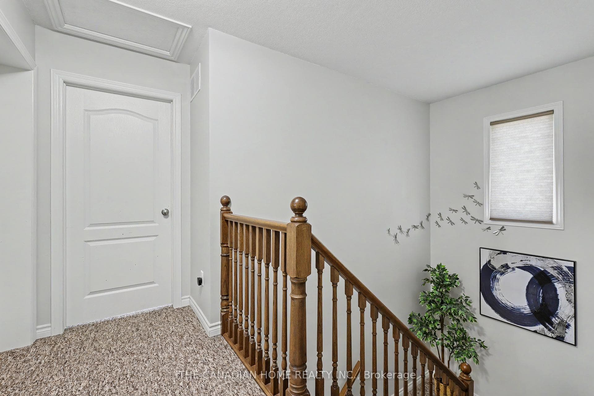 219 PICTON Street photo 17