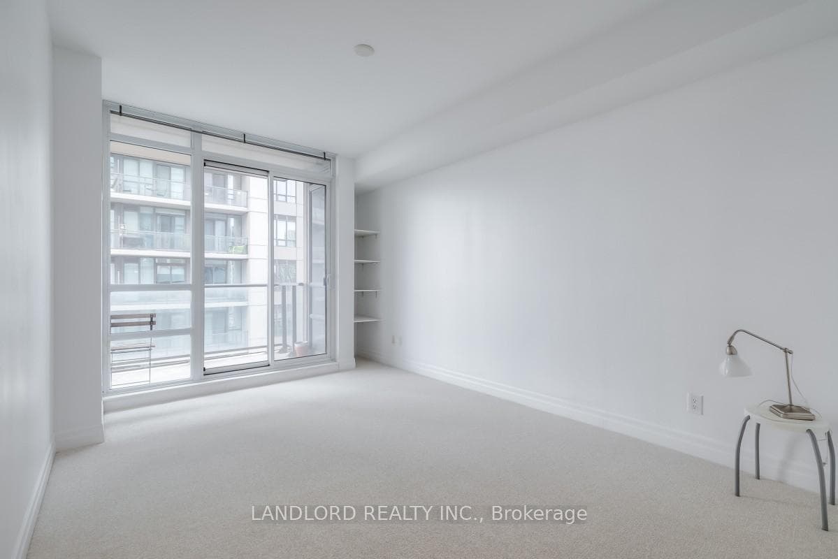 500 St Clair Avenue Unit 1402 photo 8