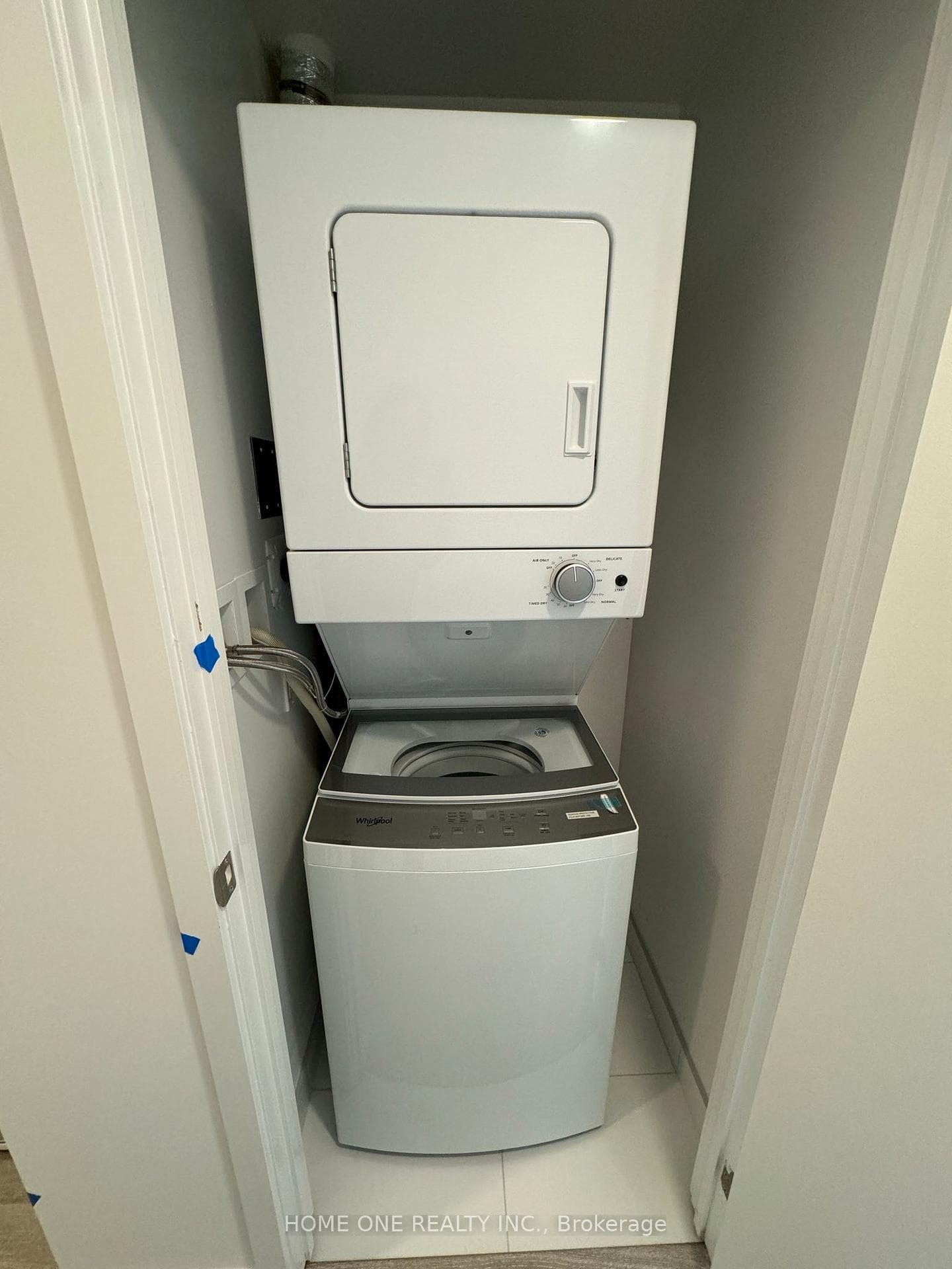 238 Simcoe Street Unit 2703 photo 8