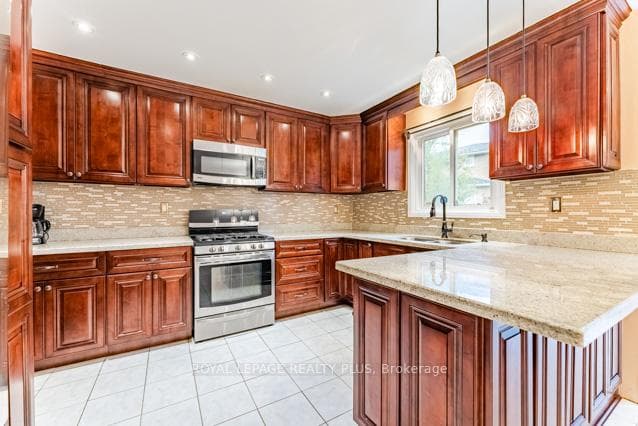 4622 Bismark Crescent photo 18