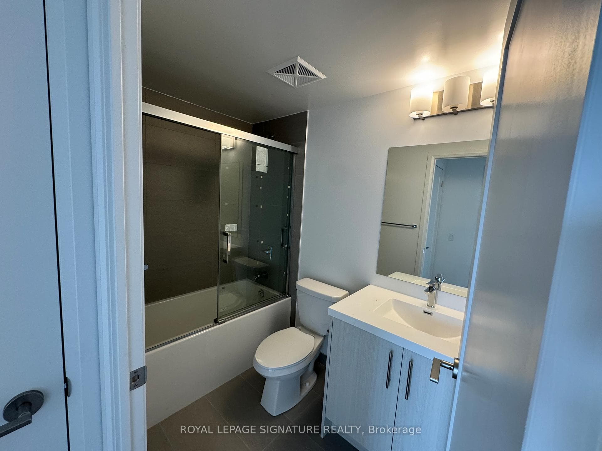 286 Main Street Unit 2711 photo 9
