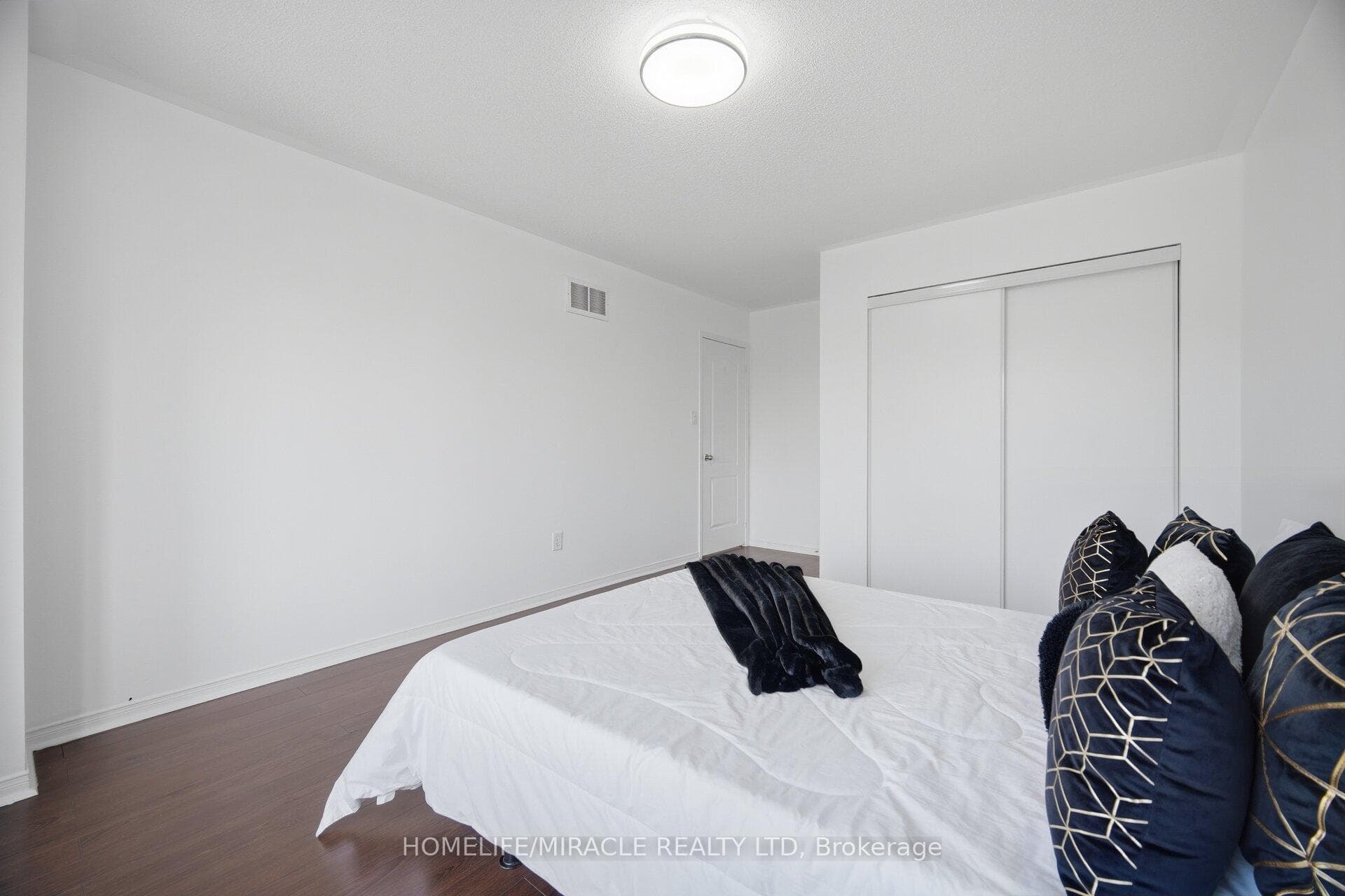 87 Spicebush Terrace photo 28