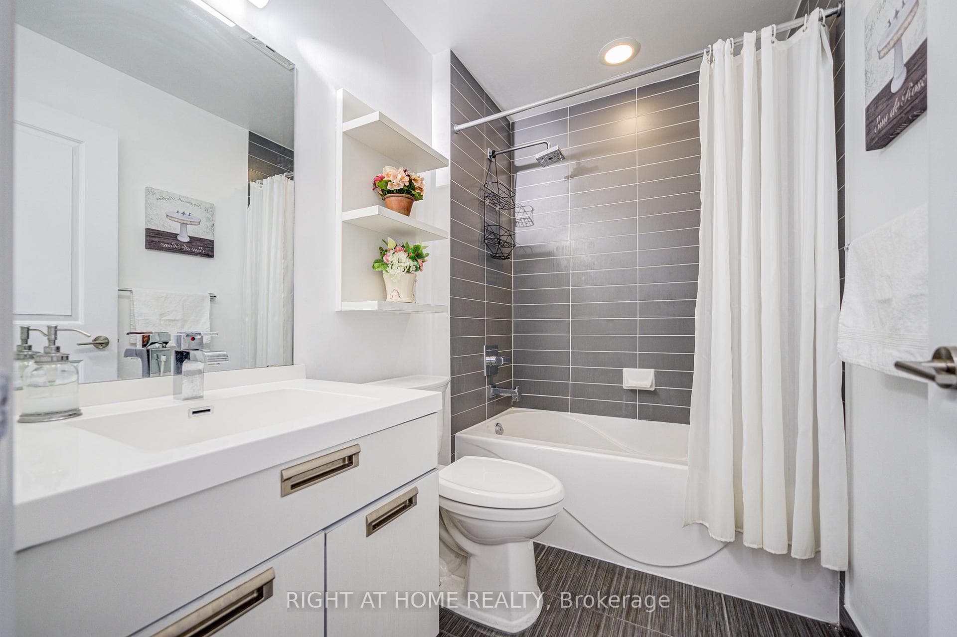 28 Ted Rogers Way Unit 3008 photo 22