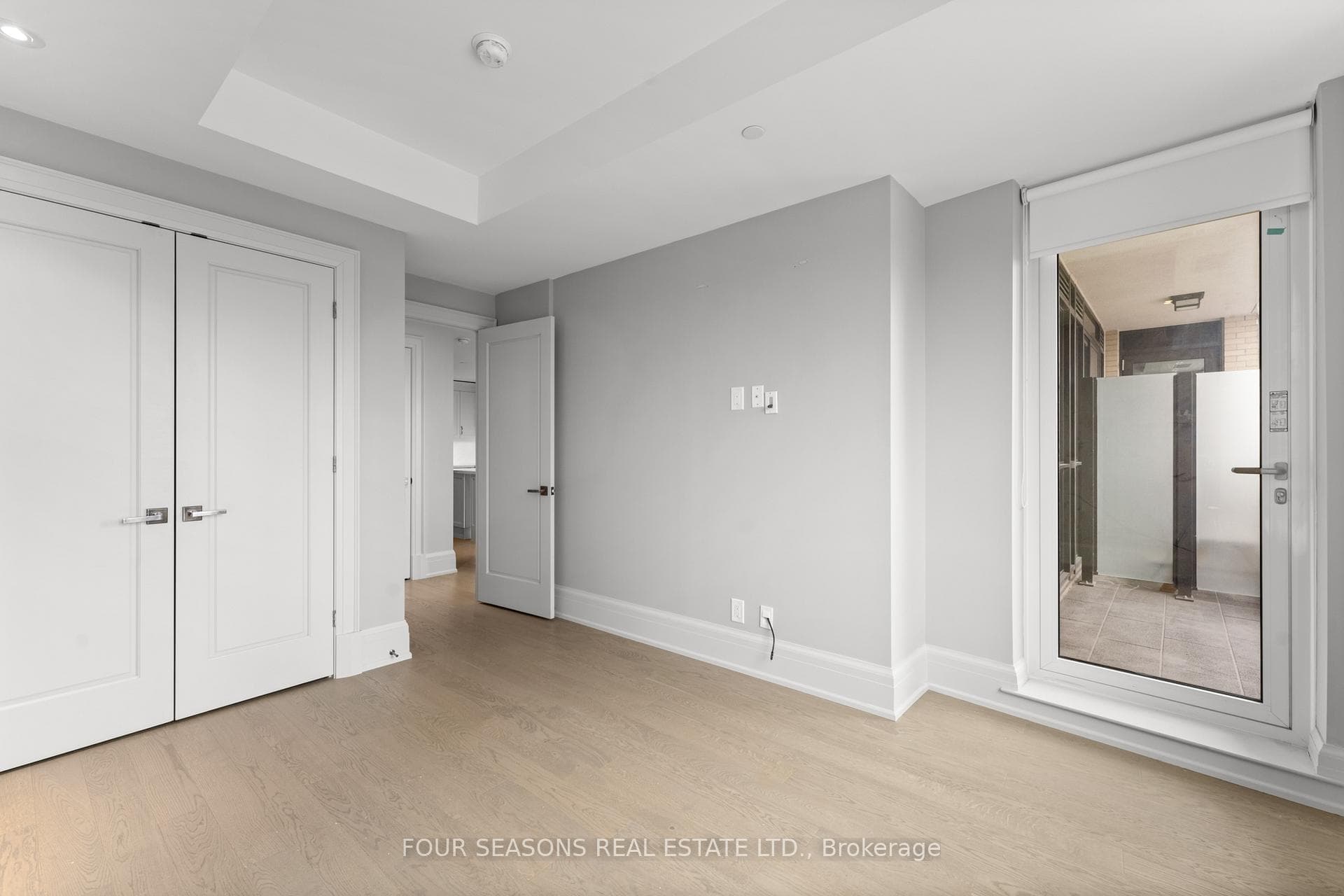 181 Davenport Road Unit 507 photo 11