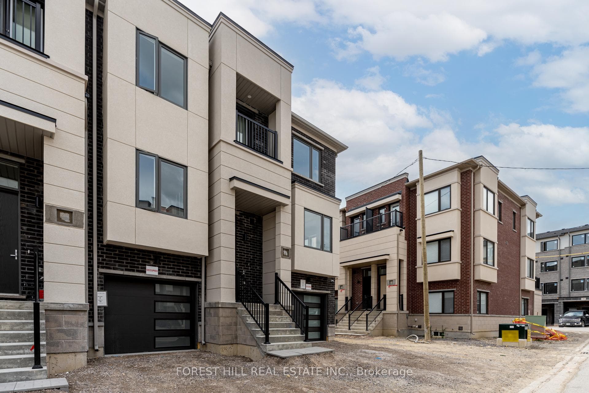 7 Heathrow Lane Unit 31 photo 2