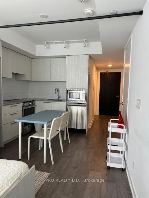 501 Yonge Street Unit 1704 photo 7