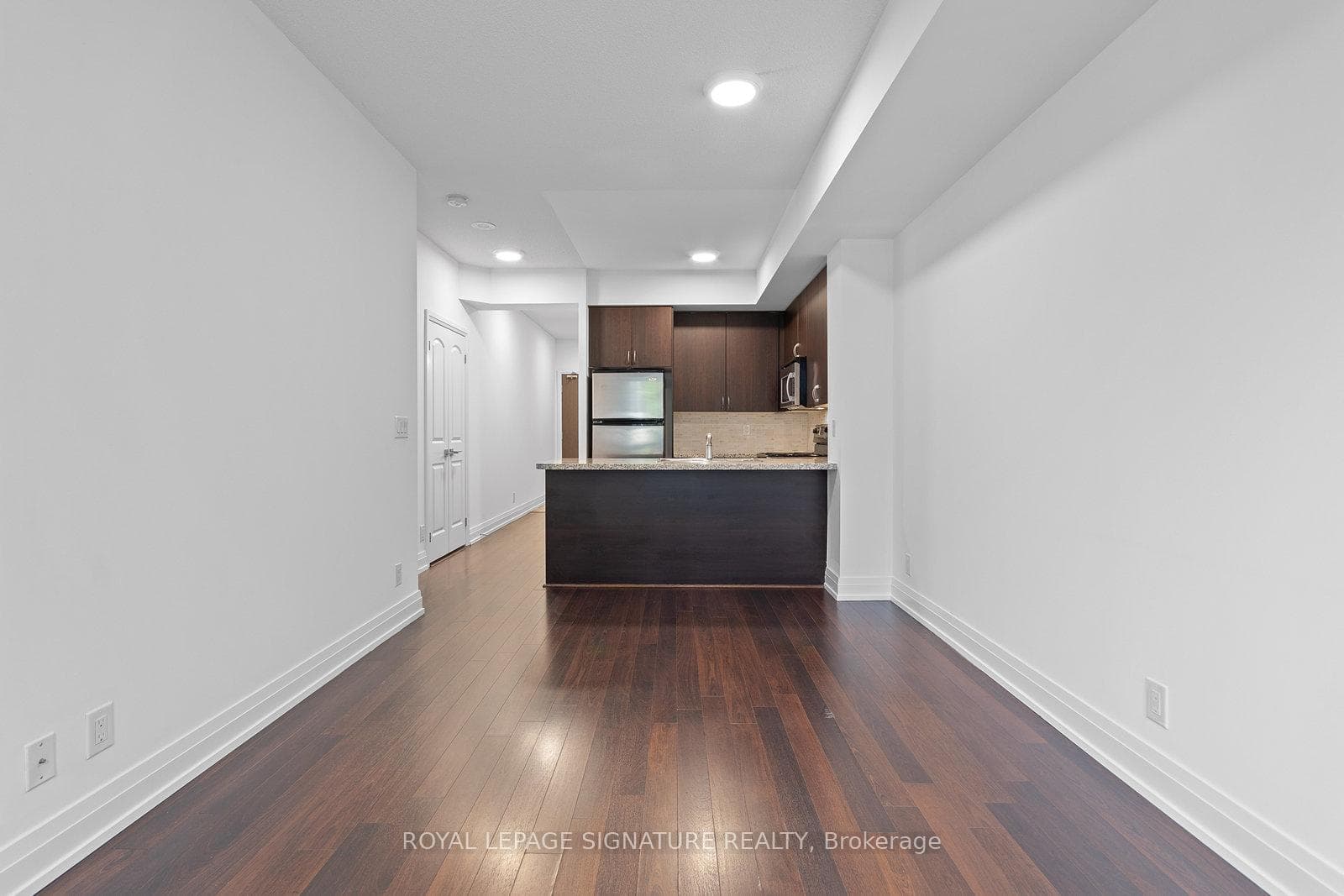 1060 Sheppard Avenue Unit 303 photo 9