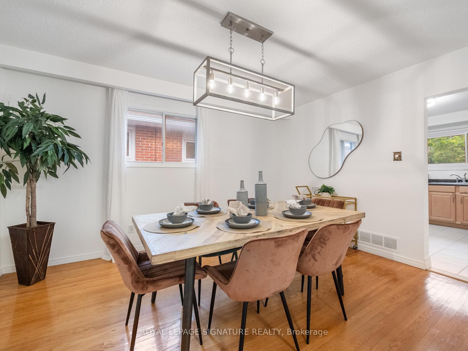 393 Lawson Road photo 16
