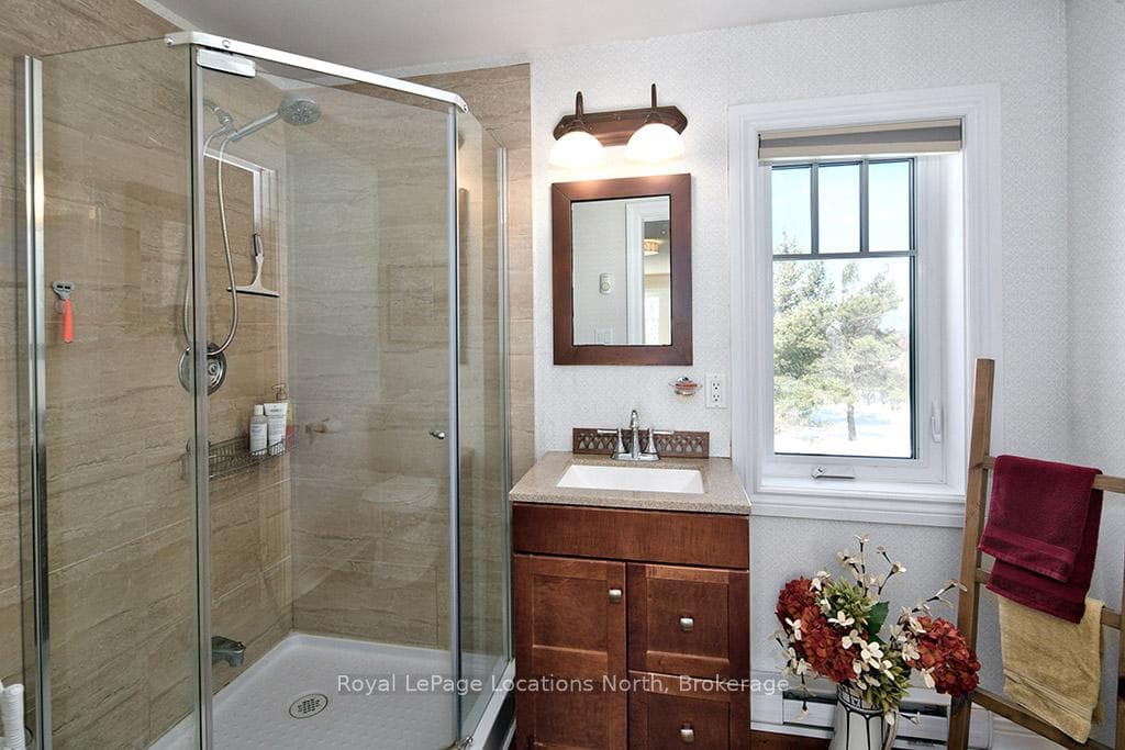 248 St. Vincent Crescent photo 15