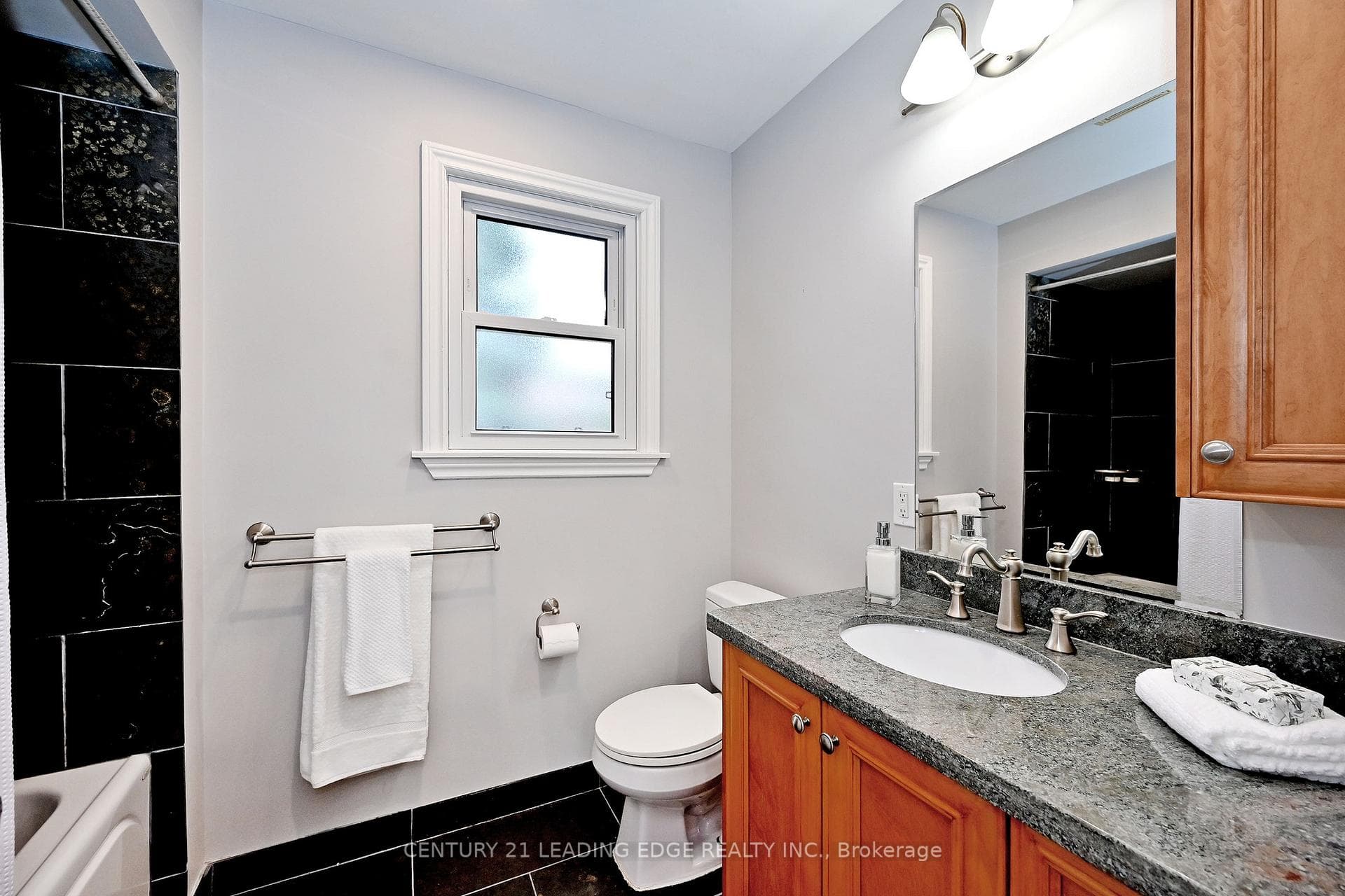 19 Berkeley Court photo 33