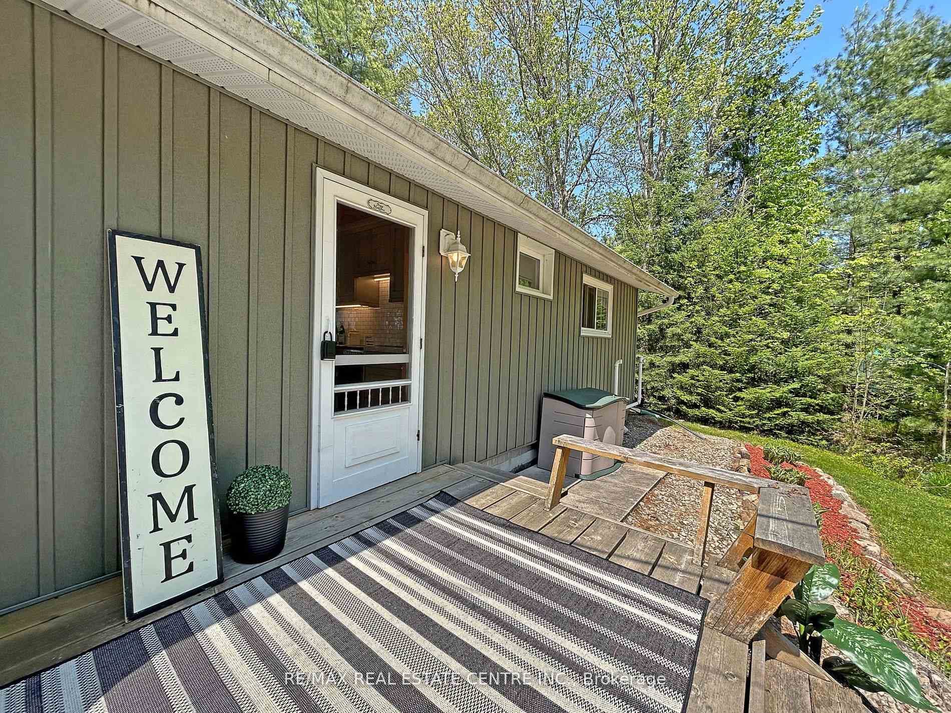1054 Cove Road Unit 8 photo 4