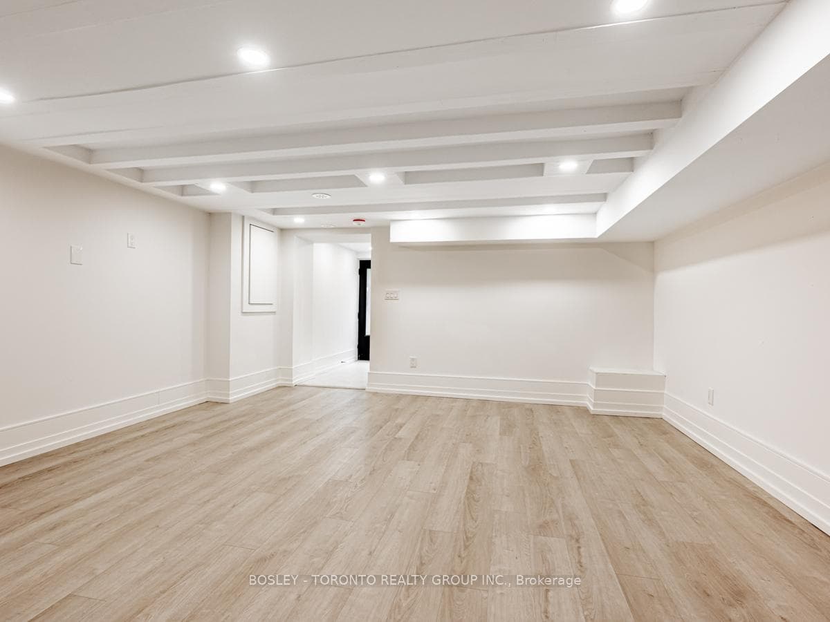 745 Euclid Avenue Unit Lower photo 5