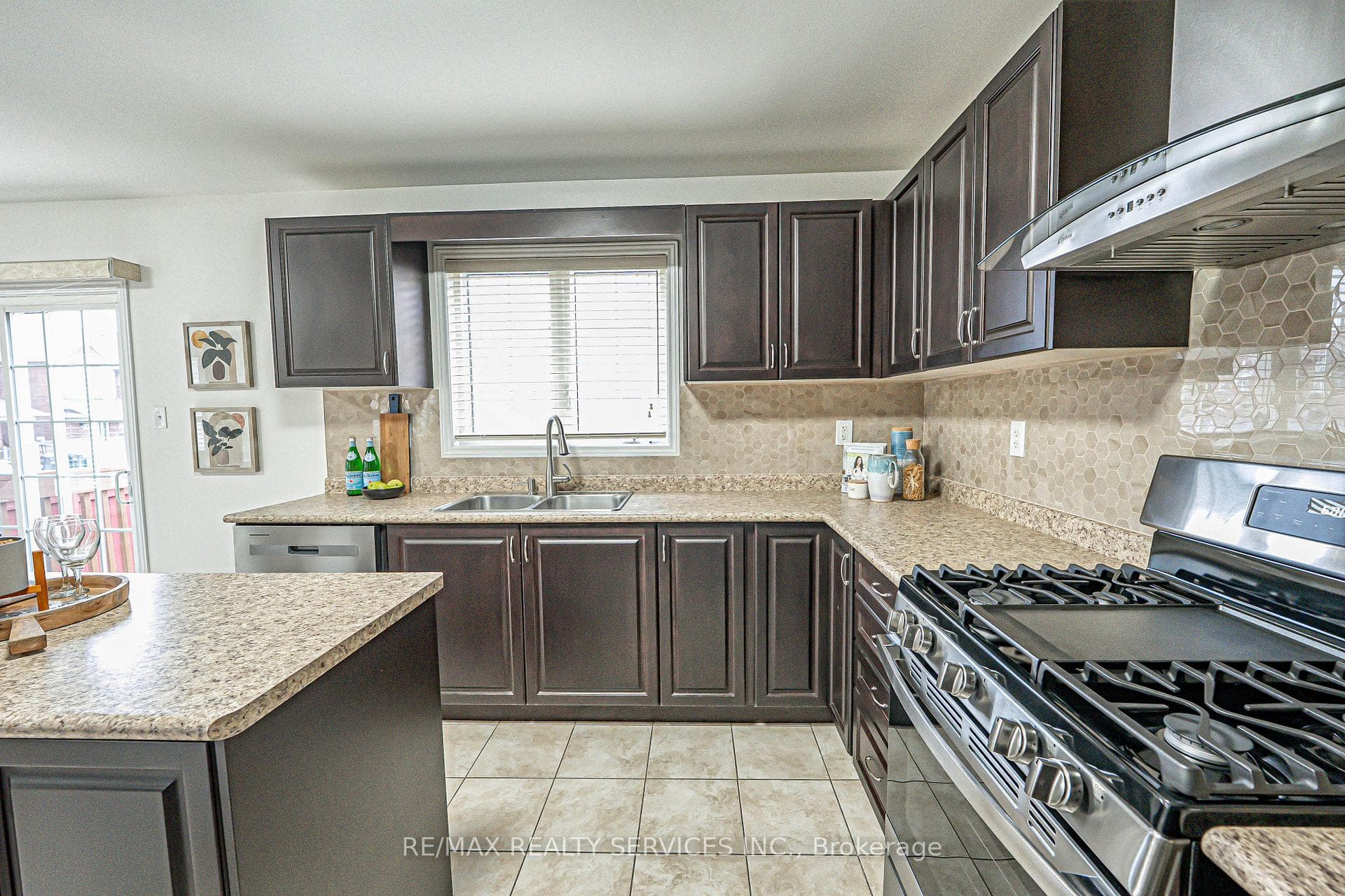 9 Delport Close photo 18