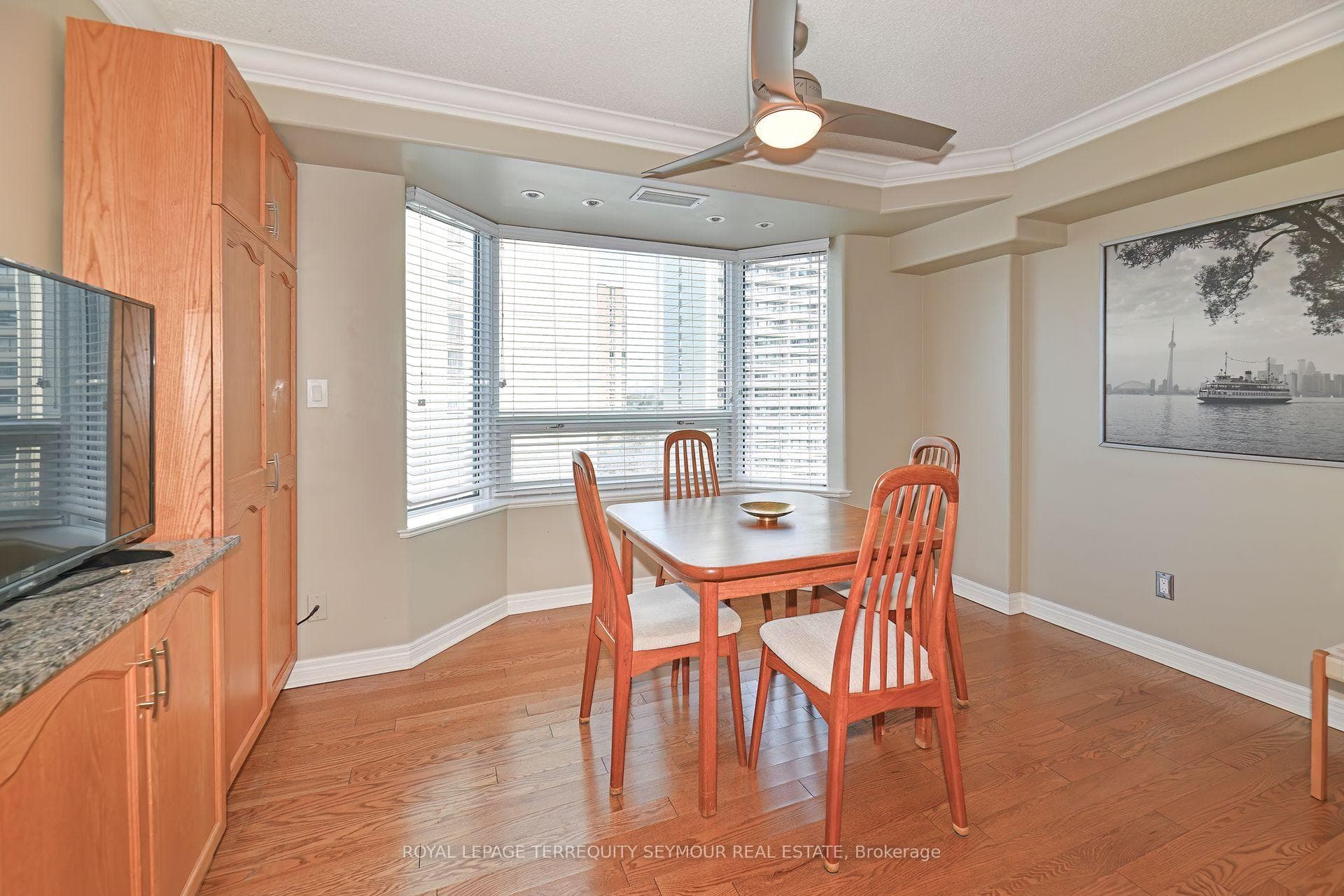 1272 Ontario Street Unit 702 photo 10