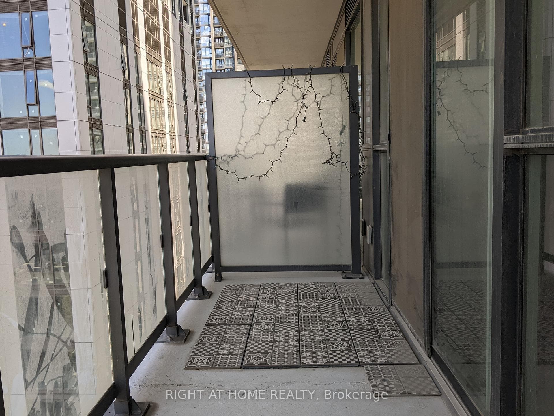 balcony is full width of unit