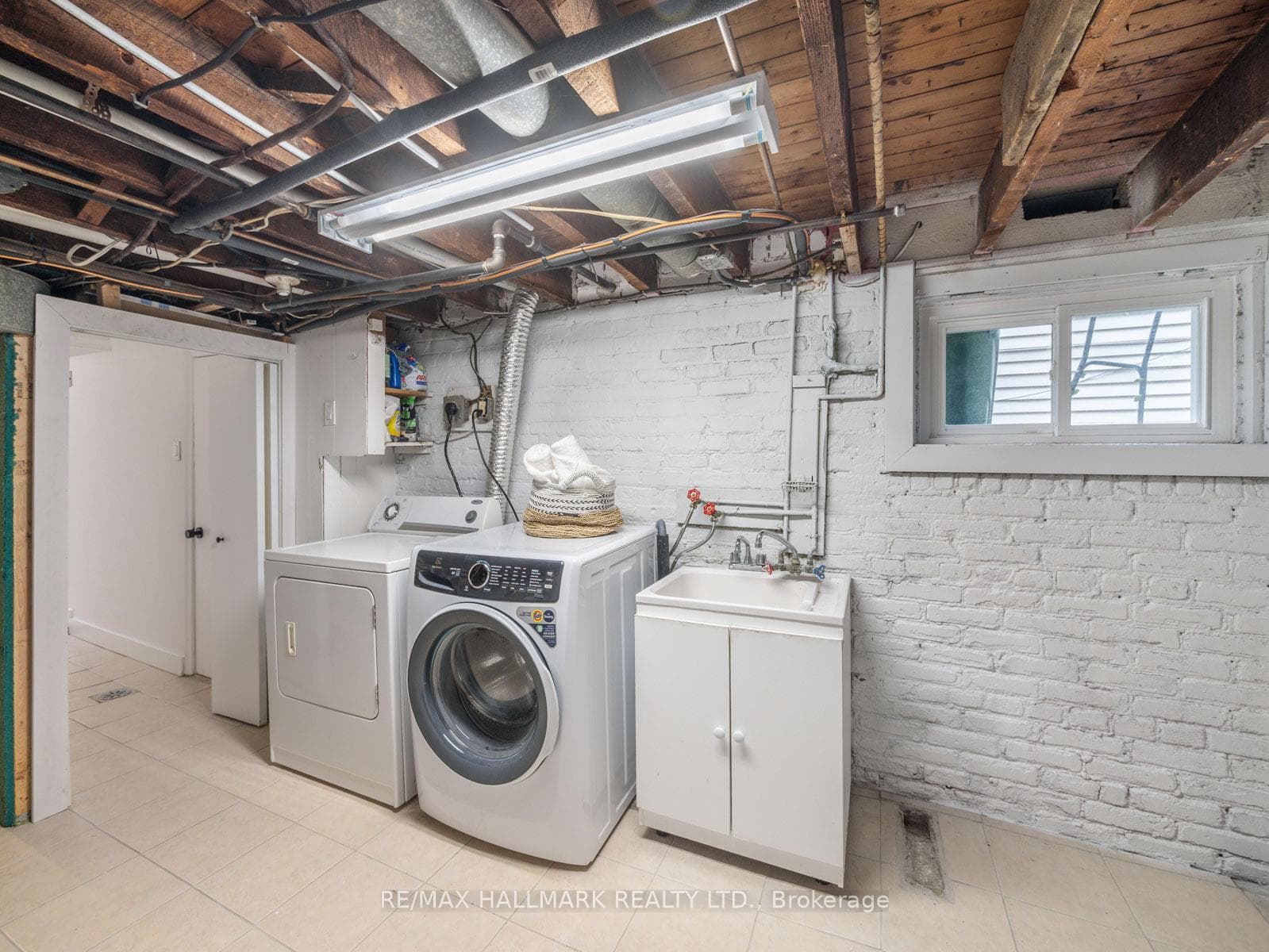 37 Burgess Avenue photo 26