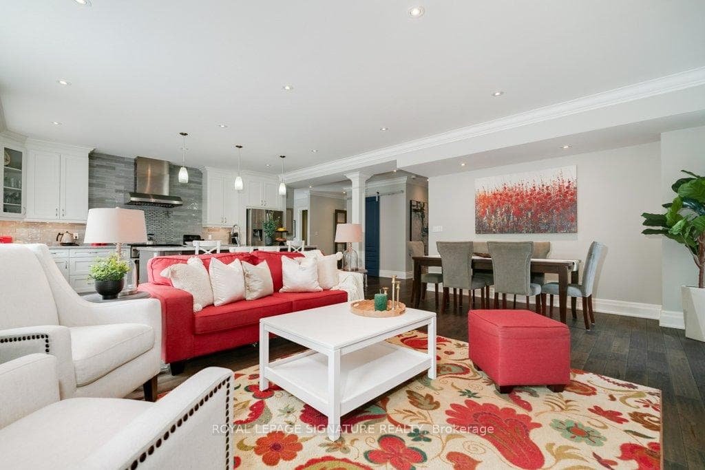 128 Wigmore Drive photo 9