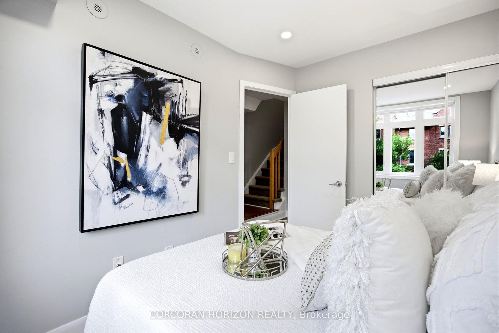 415 Jarvis Street Unit 301 photo 17