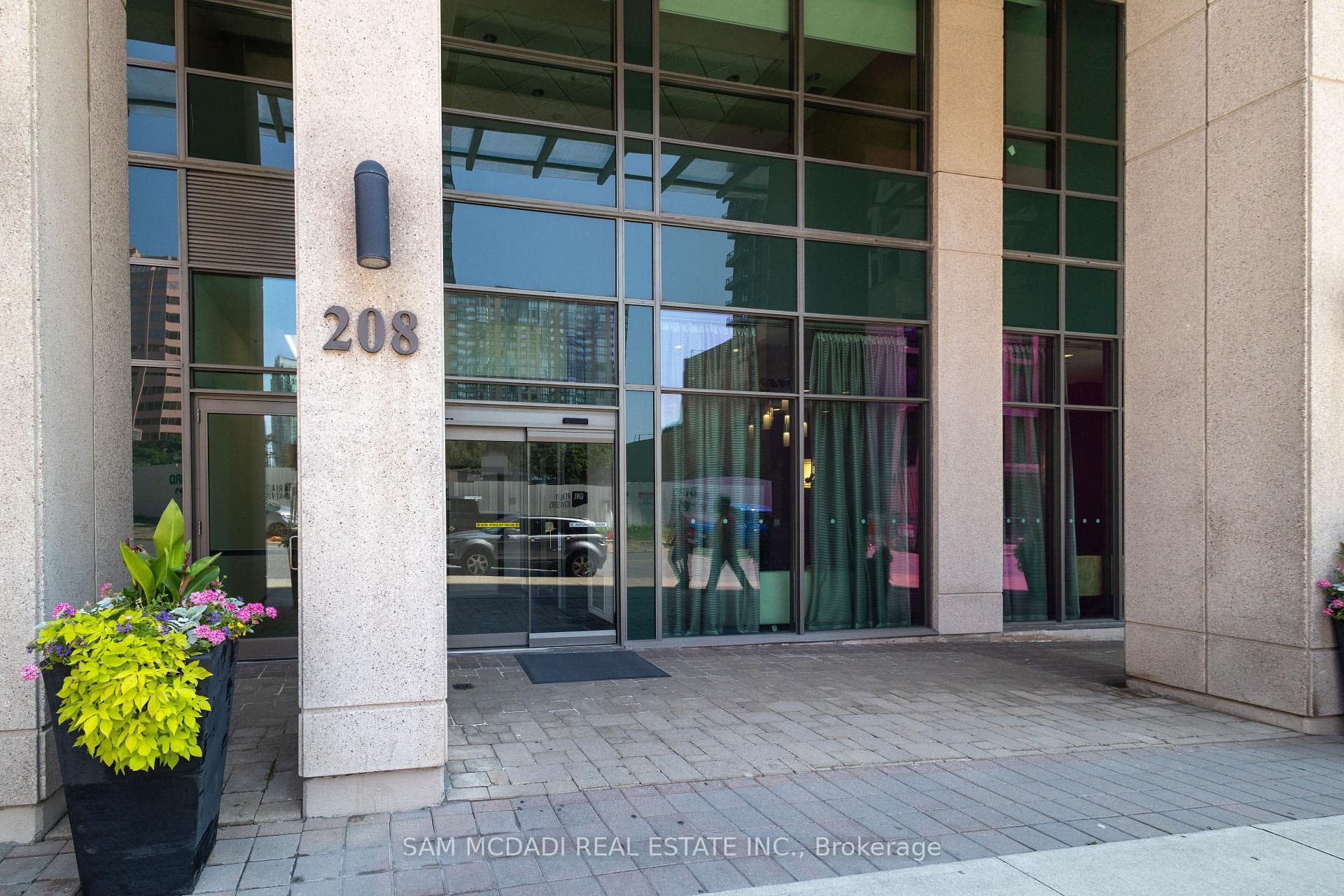 208 Enfield Place Unit 1809 photo 2