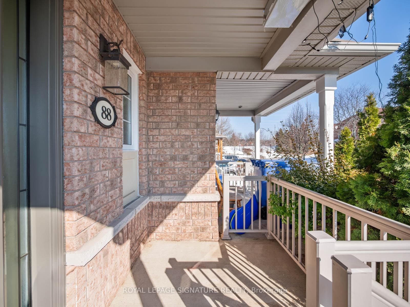 88 Burgess Crescent photo 4