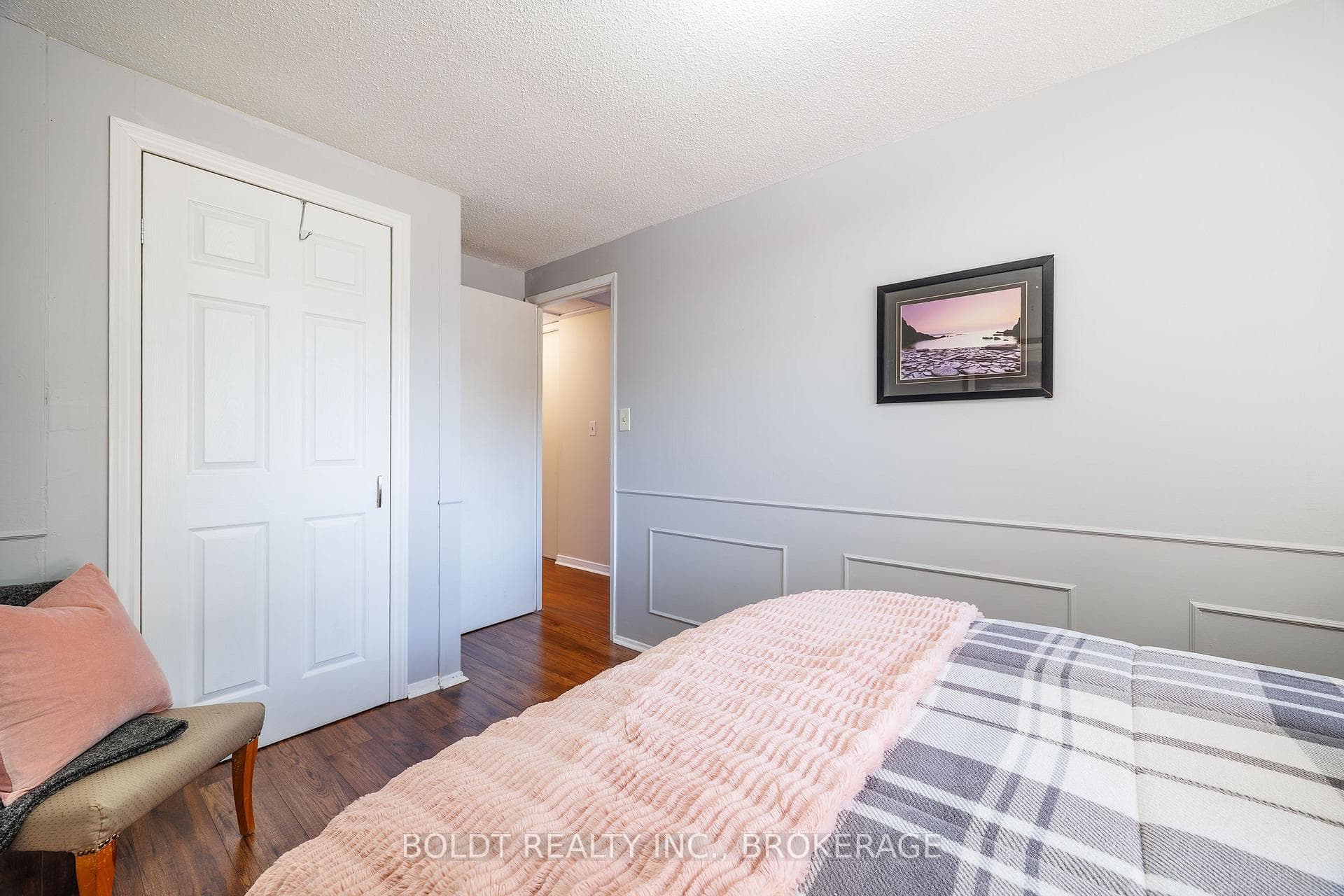 77 Elma Street photo 18