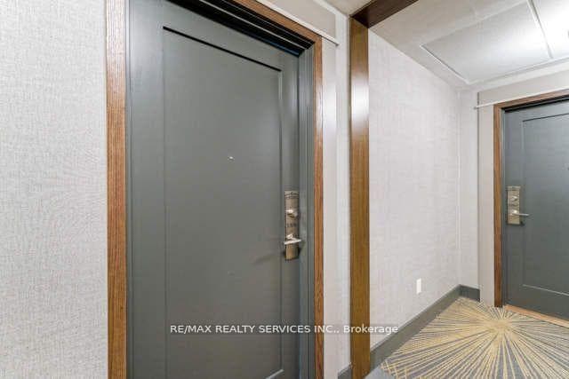 5025 Four Springs Avenue Unit 1806 photo 2